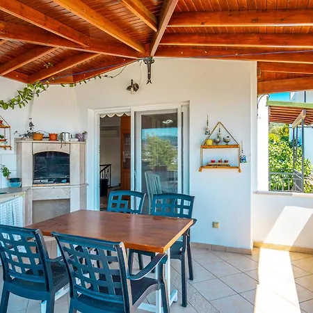 Peaceful 4Br Villa W/Ac&Balcony 10 Min To Seaside *