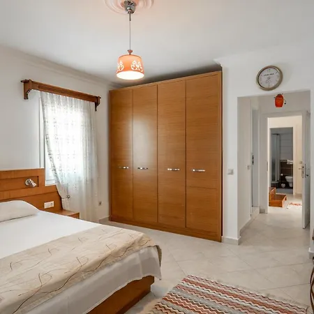 Peaceful 4Br Villa W/Ac&Balcony 10 Min To Seaside 빌라 *