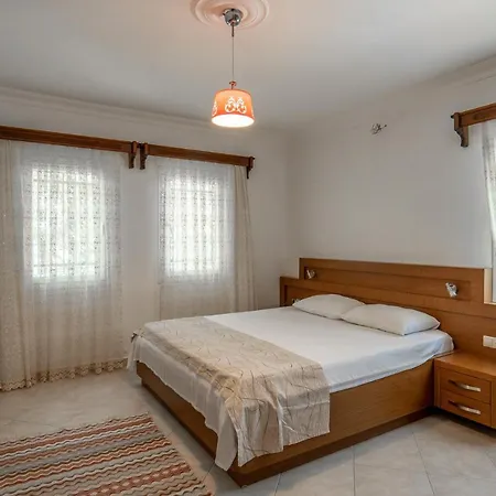 Peaceful 4Br Villa W/Ac&Balcony 10 Min To Seaside 빌라 Bodrum