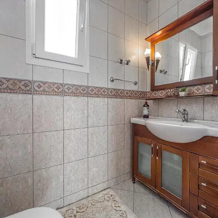 Peaceful 4BR Villa w/AC&Balcony 10 min to Seaside Bodrum