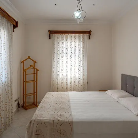 Peaceful 4Br Villa W/Ac&Balcony 10 Min To Seaside 빌라 Bodrum